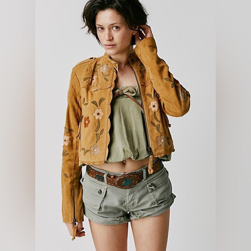 New FREE PEOPLE
Honeybuzz Suede Moto Jacket
From Bali - Picture 4 of 9